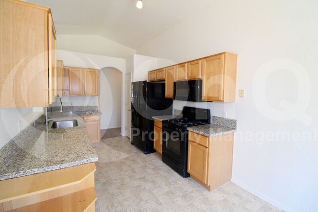 Building Photo - 7871 W Sacramento Hill Dr