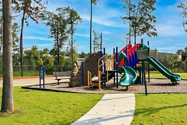 Foto del edificio - Pine Crest Apartments