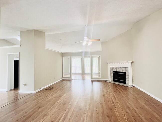 Building Photo - 3070 Bugle Dr