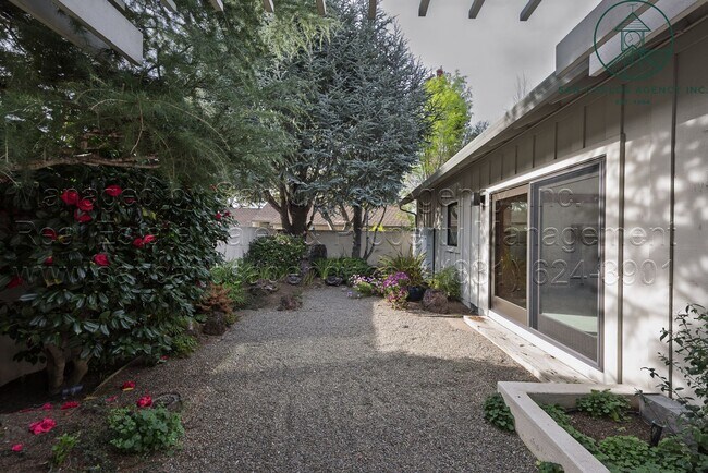 Foto del edificio - Custom Three Bedroom Carmel Valley Ranch Townhouse