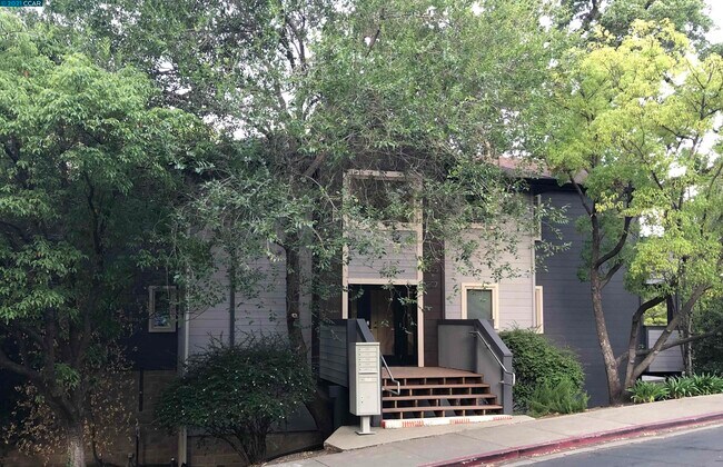 Foto del edificio - 1307 Homestead Ave