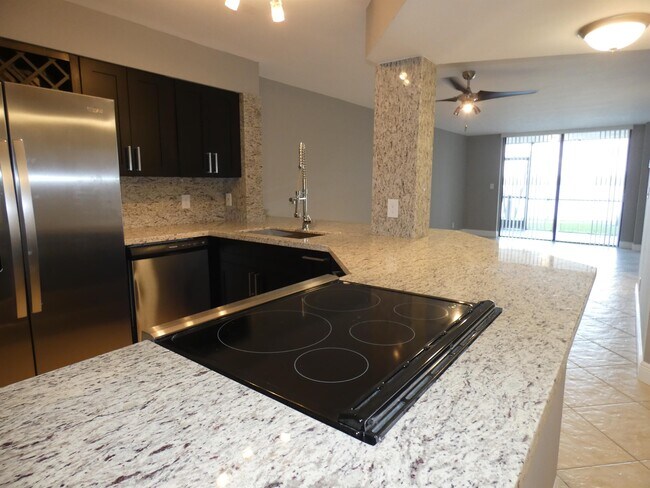 Building Photo - 118 Lake Emerald Dr
