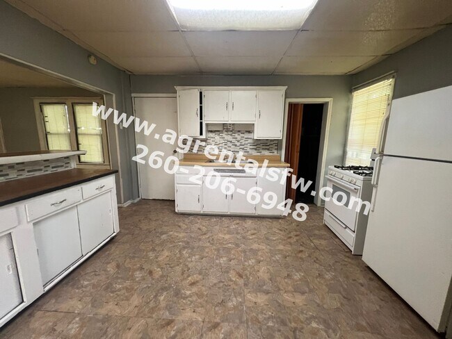 Building Photo - 3 Bedroom House -$200 off first months rent