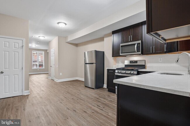 Building Photo - 1828 E 28th St