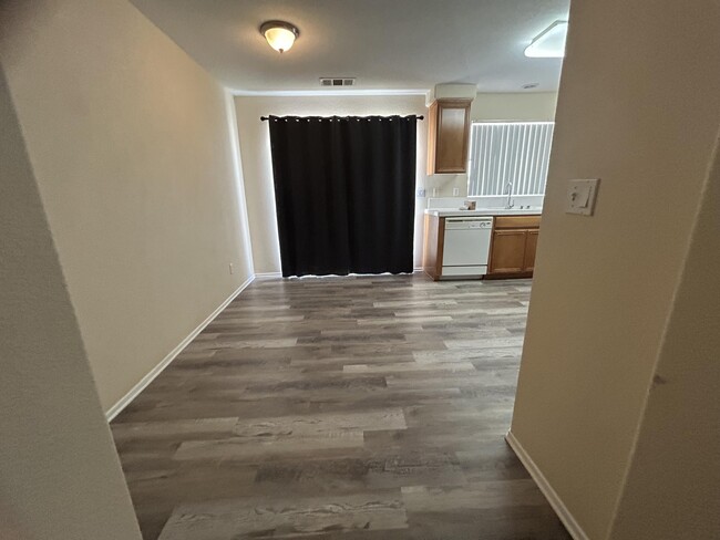 Foto del edificio - 1459 Grissom Ave
