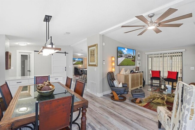 Building Photo - 720 Orchid St