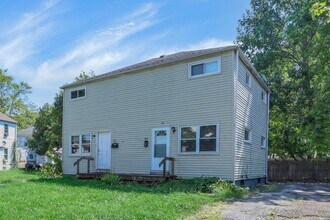 Building Photo - 898-900-900 Racine Ave