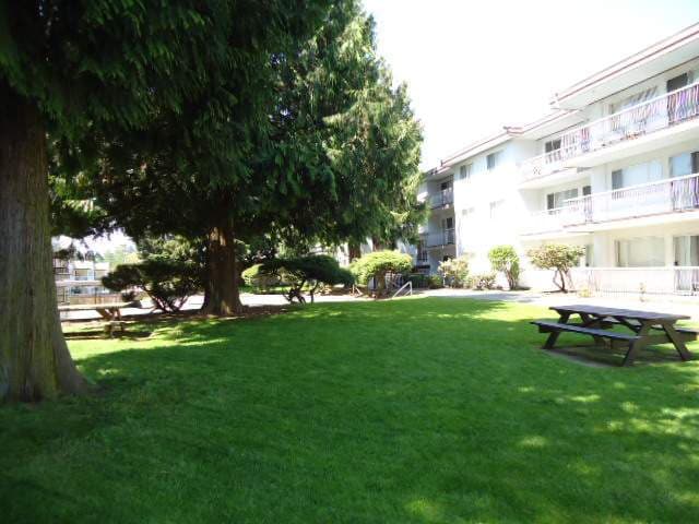 Building Photo - Villa Monaco