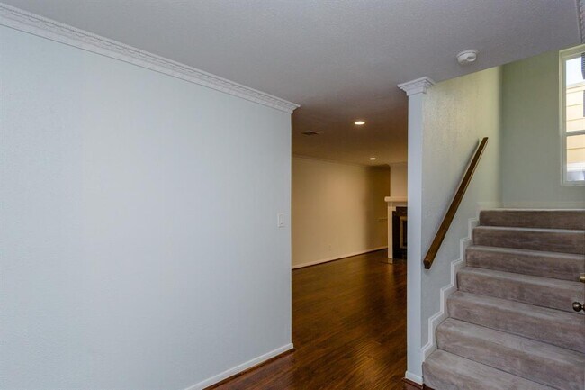Foto del edificio - 4417 Basswood Ln