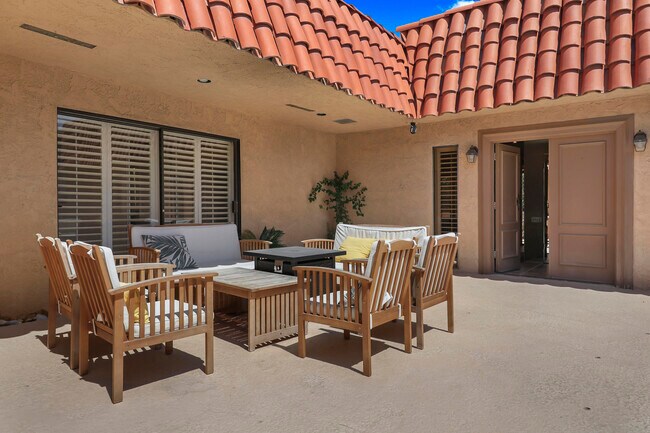 Building Photo - 72816 Mesa View Dr