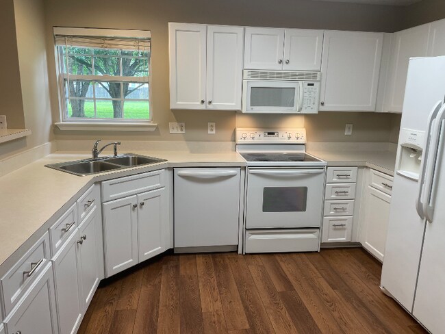 Foto del edificio - 3140 Langley Dr