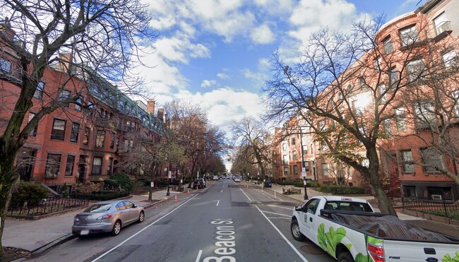 Building Photo - 456 Beacon St