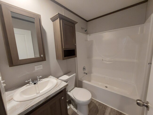 Building Photo - 105 Delta Dawn Dr