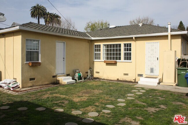 Foto del edificio - 2561 Tilden Ave