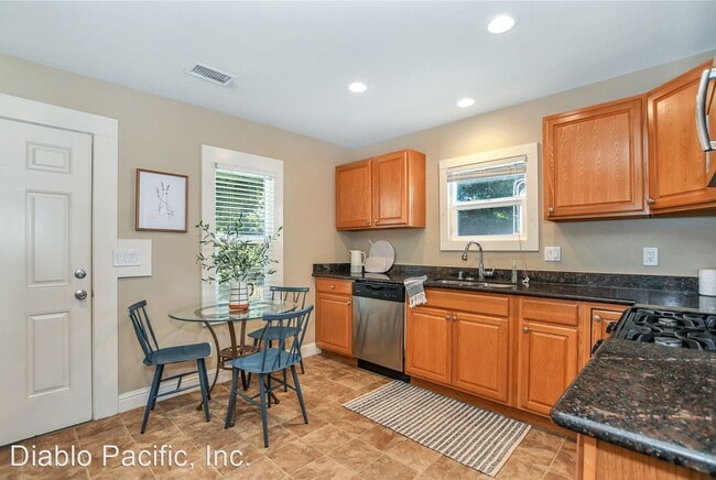 Building Photo - 2 br, 1 bath House - 413 Arreba St
