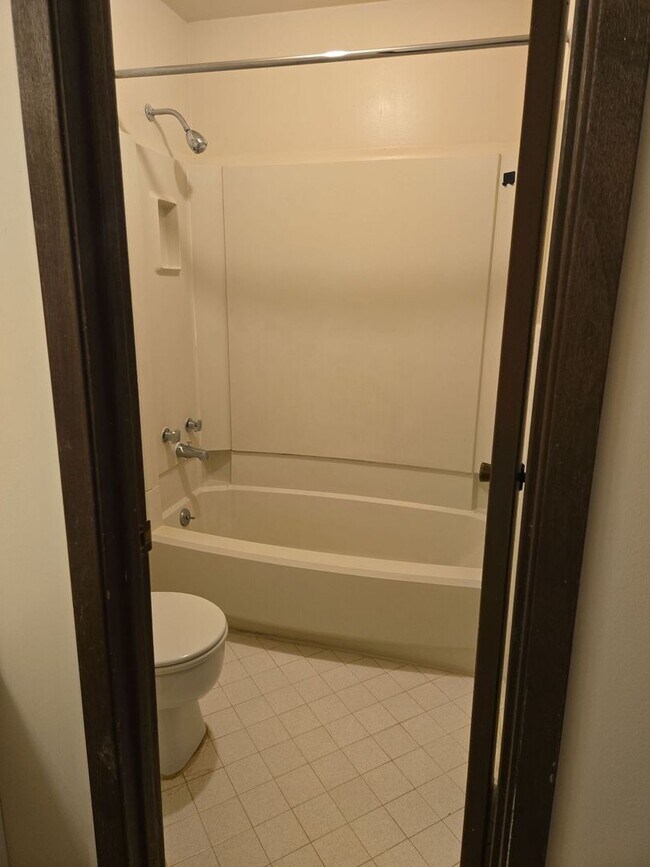 Foto del edificio - Spacious 1 Bedroom, 1.5 Bath Townhouse – Minutes from Nashville