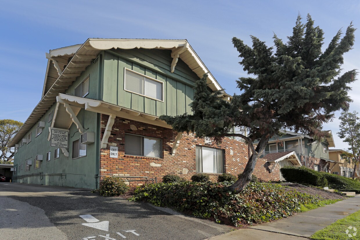 Foto principal - 14339-14357 Rosecrans Ave