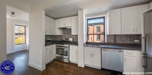 Building Photo - 400 Bleecker St