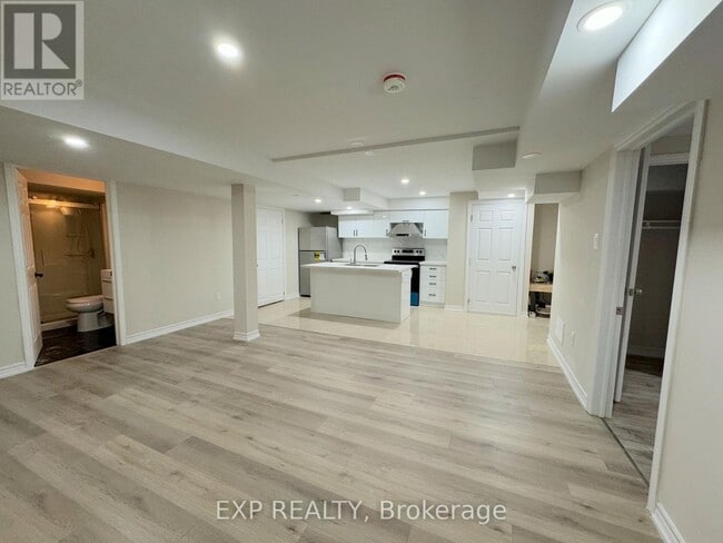 Building Photo - 1022 Glenbourne Dr