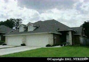 Building Photo - 222 Rentz Pl Cir