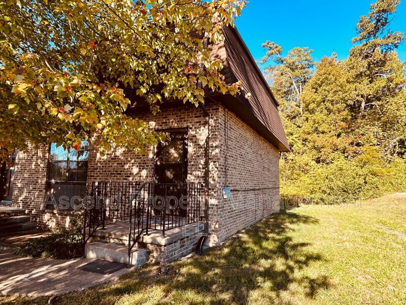 Photo - 4653 Cary Lane