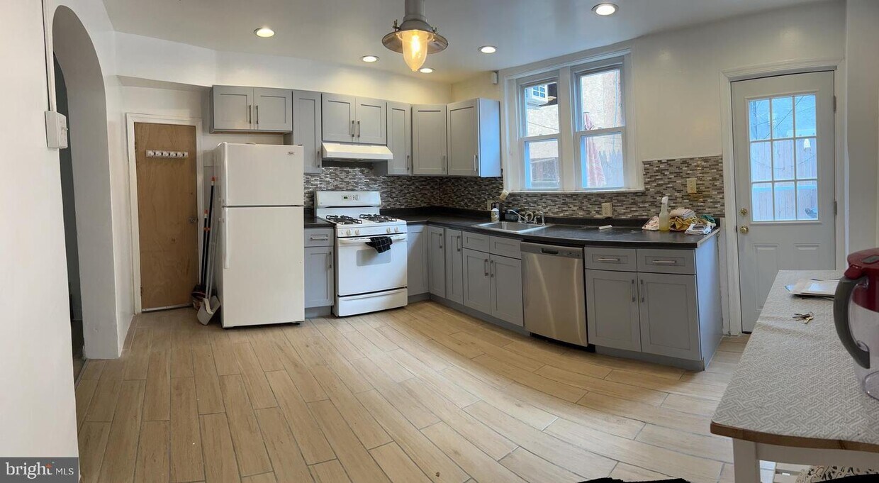 Foto principal - 1022 Carpenter St