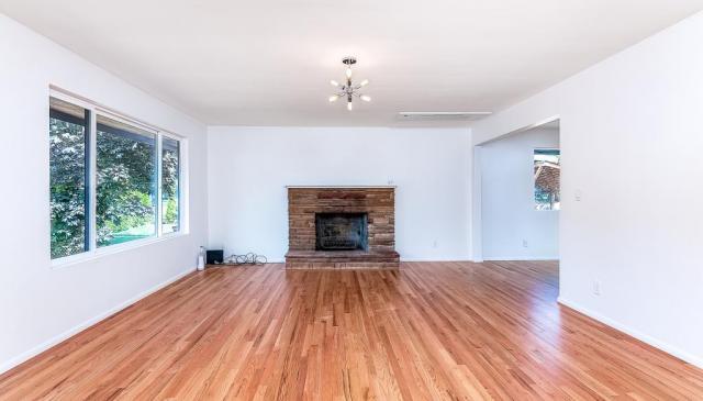 Building Photo - 4 bedroom in Seattle WA 98126