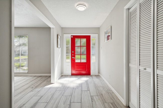 Building Photo - 723 Langwood Dr