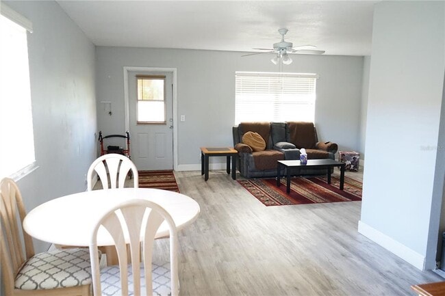 Foto del edificio - 1801 Bedford Ln