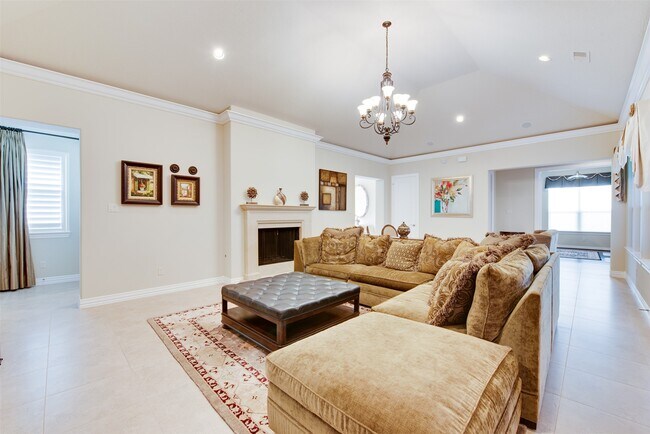 Foto del edificio - 2011 Flower Garden Ln