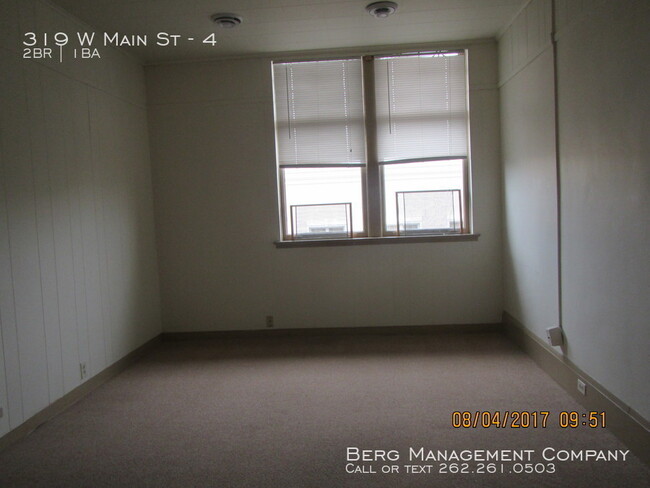 Building Photo - Downtown Living Two Bedroom