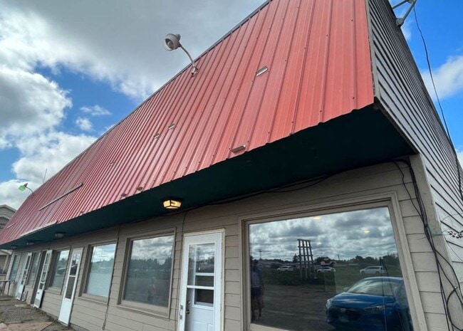 Building Photo - 409 Meadow Dr