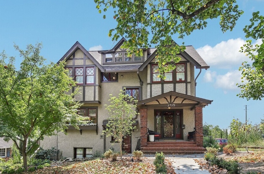 Foto del edificio - 1715 Cedar Ln