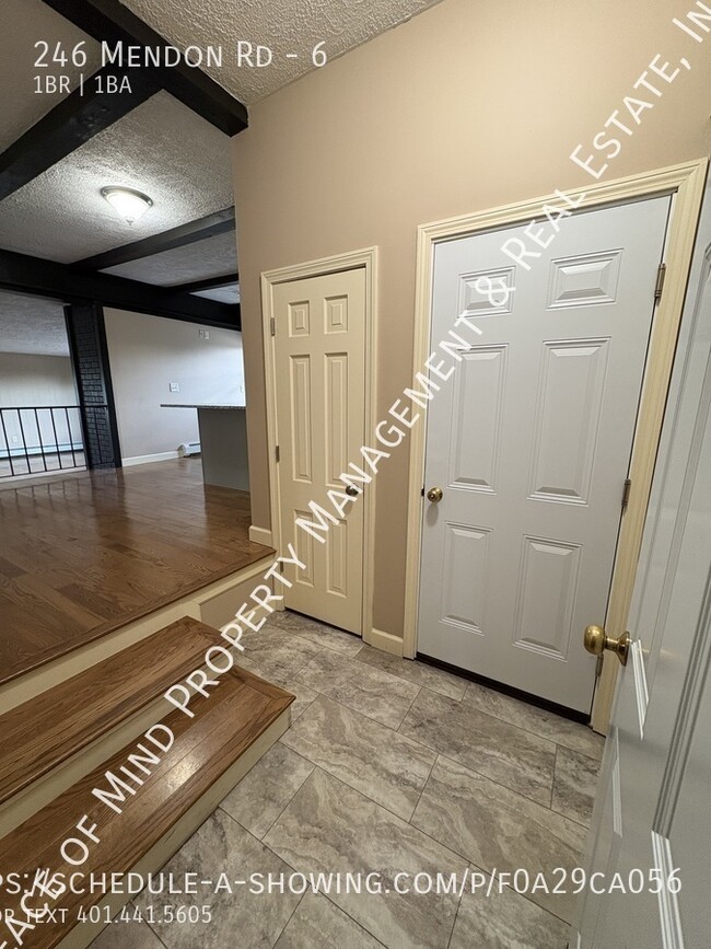 Foto del edificio - 246 Mendon Rd
