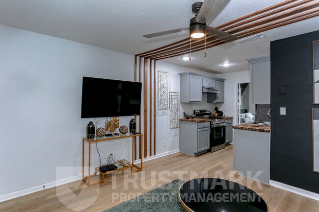 Foto del edificio - 614 Adams Ave