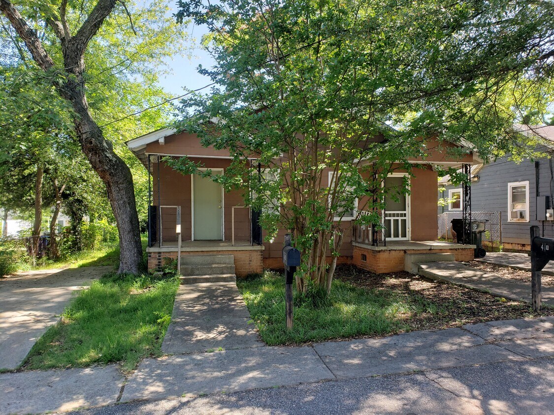 Primary Photo - 41 Doe St