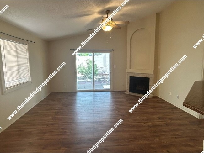 Building Photo - Gated Community available NOW!