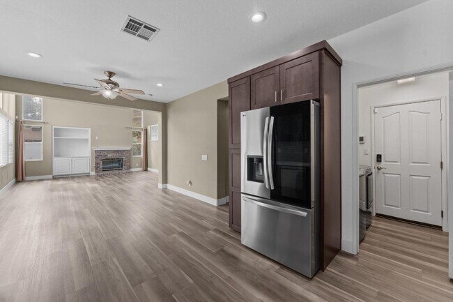 Building Photo - 13422 Apricot Tree Ln