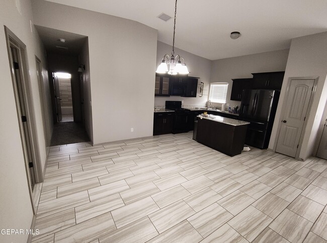 Building Photo - 4552 Josefina Santillana St