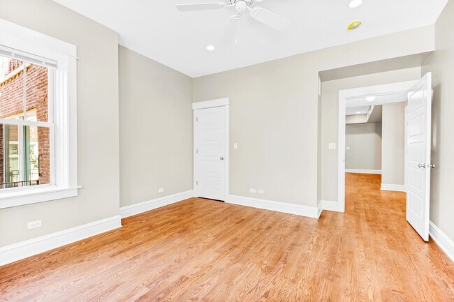 Building Photo - 4705 N Talman Ave