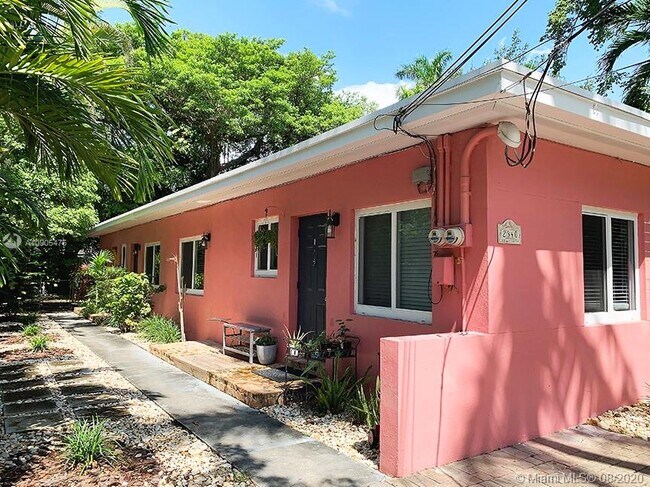 Building Photo - 2340 SW 16th Ave