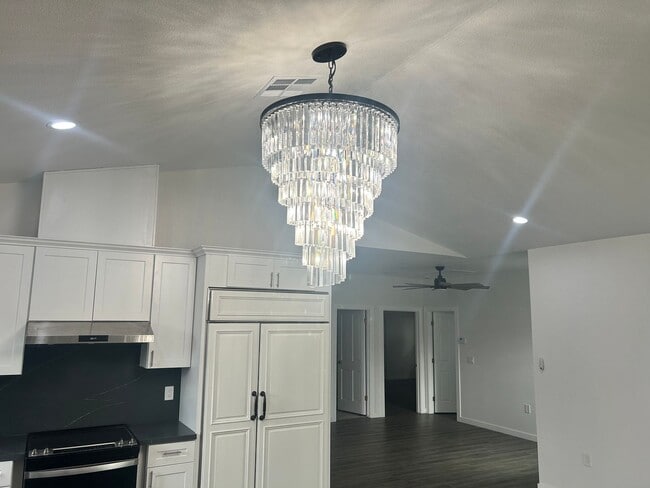 Foto del edificio - 3 Bedroom 2 Bath Home Modesto Ca