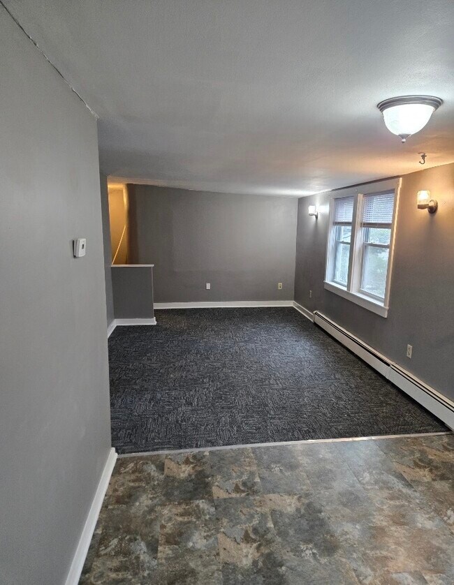 Foto del edificio - 576 Maine Ave