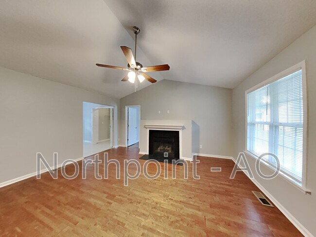 Foto del edificio - 110 Mustang Ln