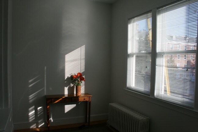 Foto del edificio - 2939 N Charles St