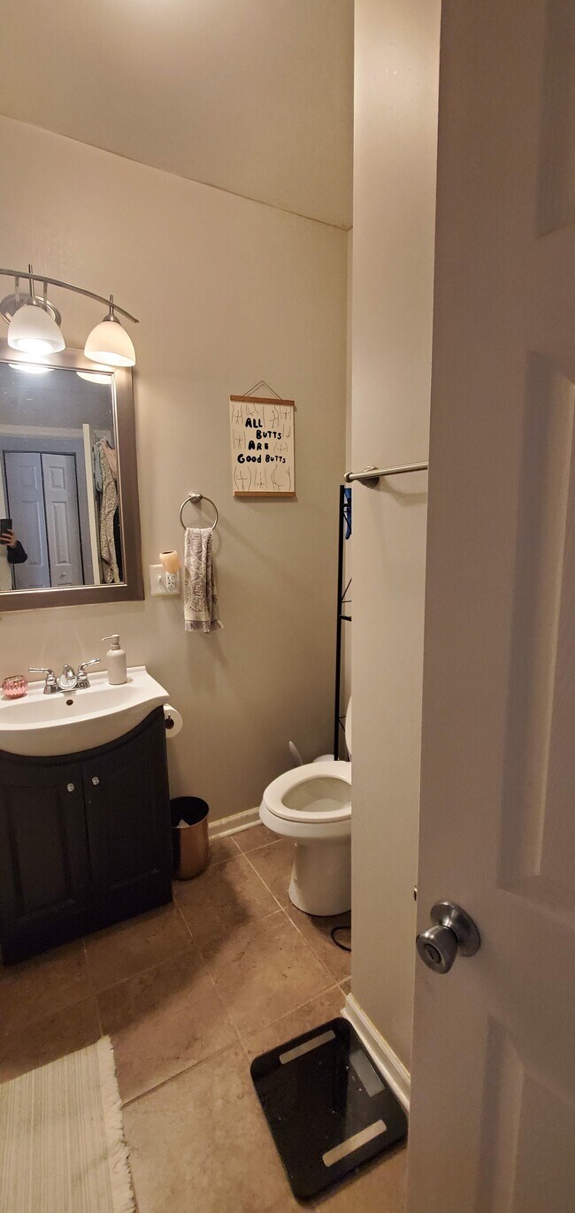 bathroom - 1908 W 21st Pl