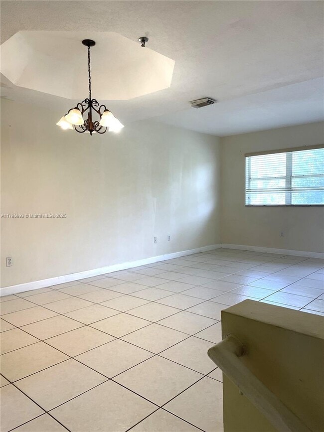 Foto del edificio - 955 NW 82nd Ave