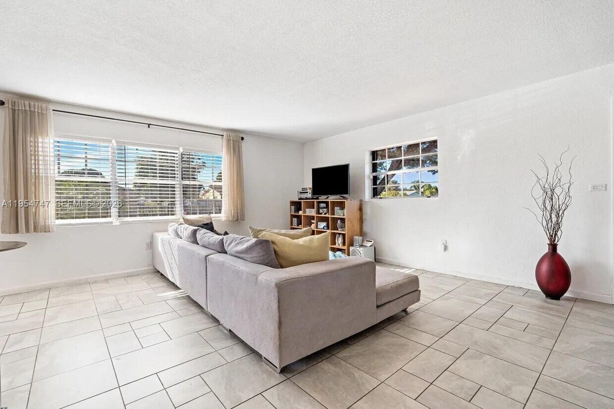 Foto del edificio - 20615 NW 28th Ave