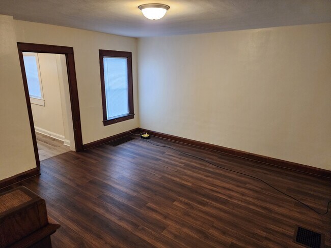 Comedor foto 1 - 328 n main st