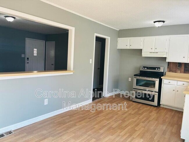 Foto del edificio - 3729 Somerset Dr